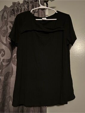 Classic Black Short-Sleeve Women’s Top